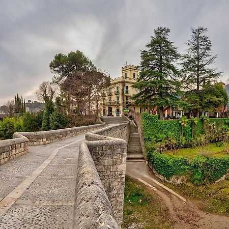 Отель Els Jardins De La Martana Бесалу Экстерьер фото