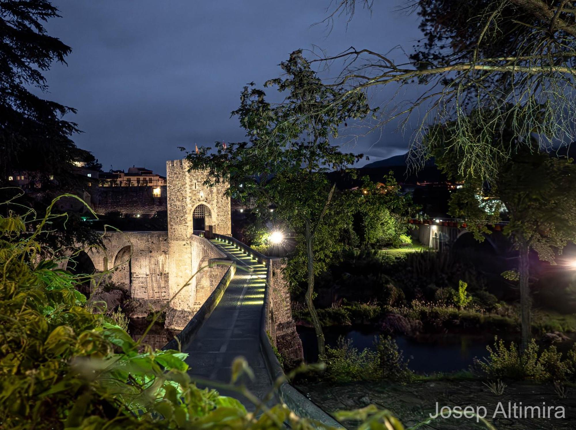 Отель Els Jardins De La Martana Бесалу Экстерьер фото